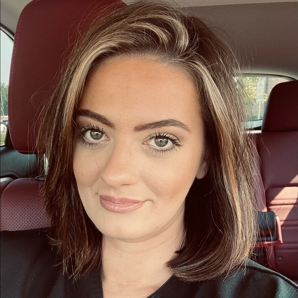 Meet your Posher, Elizabeth